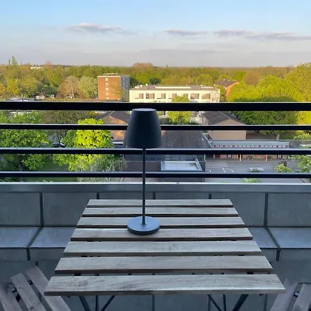 Apartment Cosy Uber Den Dachern Von Dusseldorf