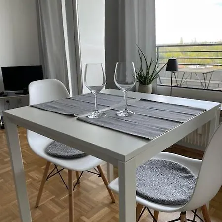 Apartment Cosy Uber Den Dachern Von Dusseldorf